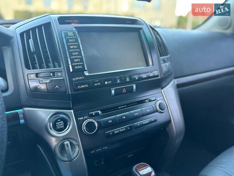 Позашляховик / Кросовер Toyota Land Cruiser 2008 в Луцьку