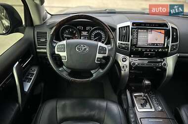Позашляховик / Кросовер Toyota Land Cruiser 2014 в 