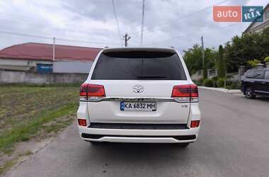 Внедорожник / Кроссовер Toyota Land Cruiser 2018 в 