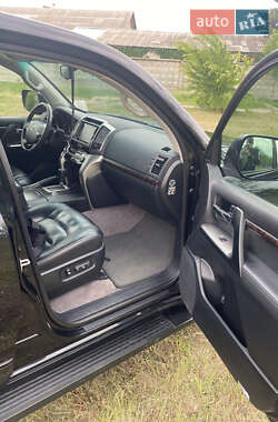 Позашляховик / Кросовер Toyota Land Cruiser 2012 в 