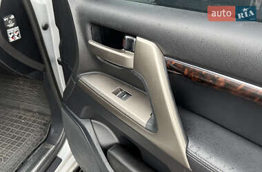Внедорожник / Кроссовер Toyota Land Cruiser 2011 в 