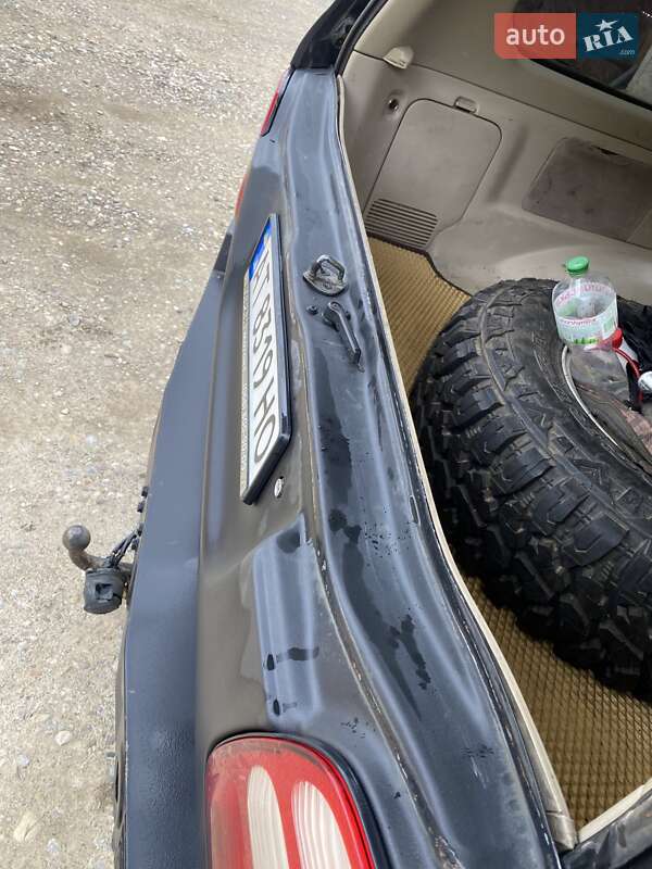 Внедорожник / Кроссовер Toyota Land Cruiser 2003 в Черновцах