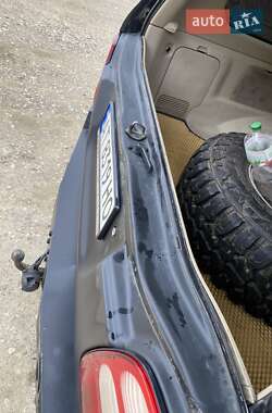 Внедорожник / Кроссовер Toyota Land Cruiser 2003 в 