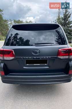 Внедорожник / Кроссовер Toyota Land Cruiser 2020 в 