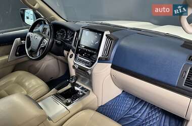 Внедорожник / Кроссовер Toyota Land Cruiser 2019 в 