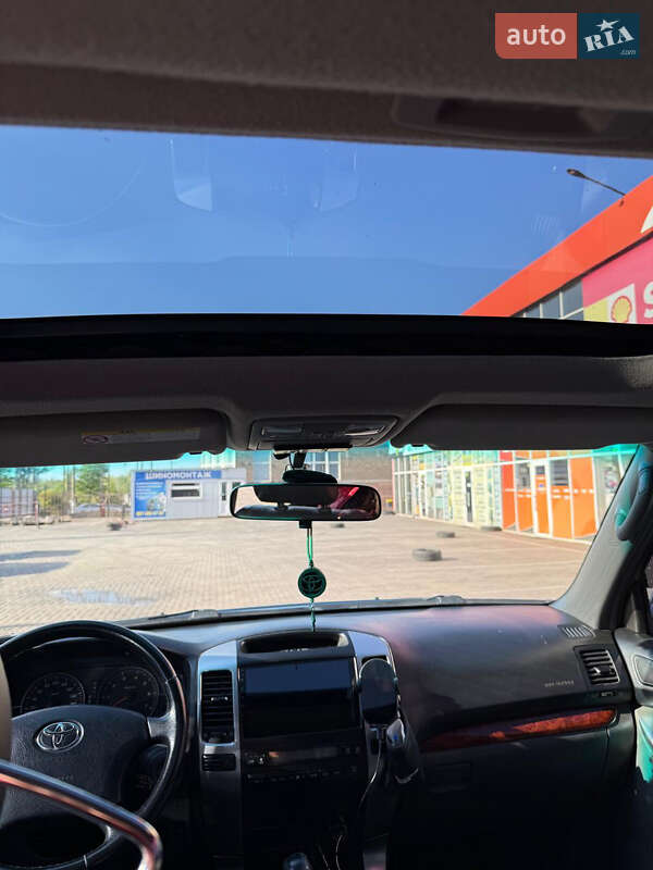 Внедорожник / Кроссовер Toyota Land Cruiser 2005 в Кривом Роге