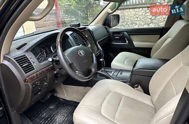Внедорожник / Кроссовер Toyota Land Cruiser 2010 в 