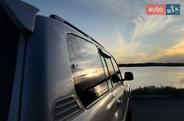 Внедорожник / Кроссовер Toyota Land Cruiser 2005 в 