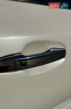 Внедорожник / Кроссовер Toyota Land Cruiser 2012 в 