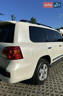 Внедорожник / Кроссовер Toyota Land Cruiser 2012 в 