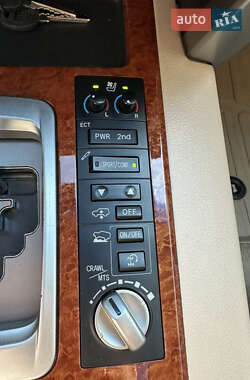 Внедорожник / Кроссовер Toyota Land Cruiser 2012 в 