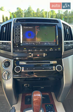 Внедорожник / Кроссовер Toyota Land Cruiser 2012 в 