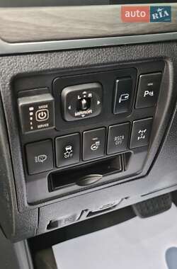 Позашляховик / Кросовер Toyota Land Cruiser 2012 в 