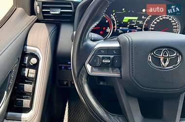 Внедорожник / Кроссовер Toyota Land Cruiser 2022 в 