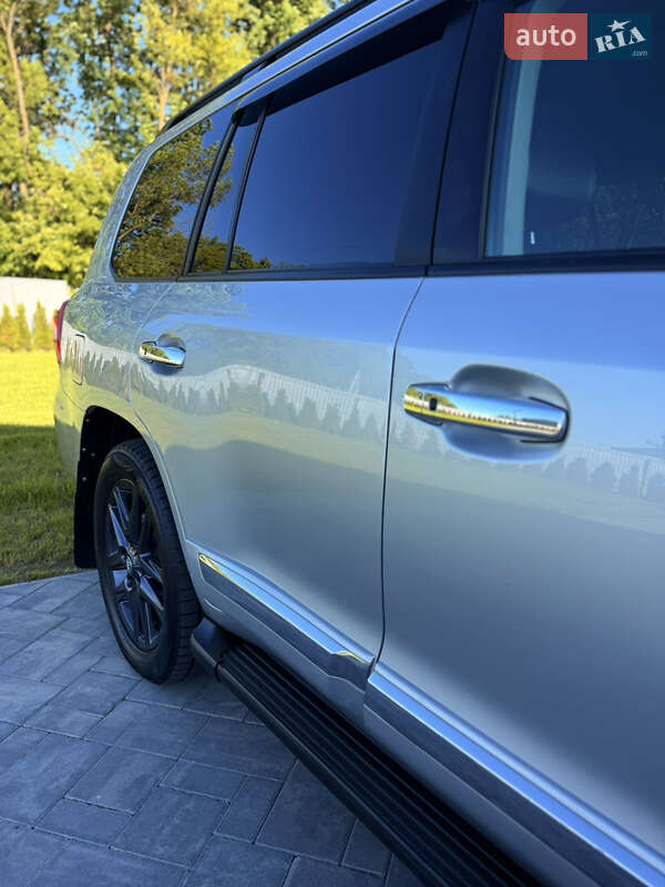 Позашляховик / Кросовер Toyota Land Cruiser 2013 в Луцьку