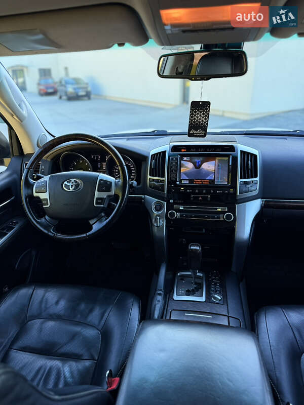 Позашляховик / Кросовер Toyota Land Cruiser 2013 в Луцьку