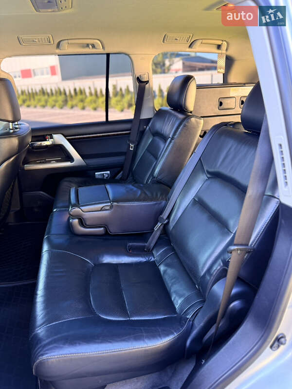 Позашляховик / Кросовер Toyota Land Cruiser 2013 в Луцьку