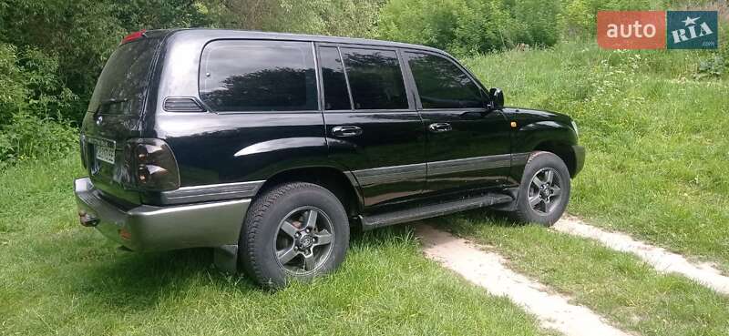 Позашляховик / Кросовер Toyota Land Cruiser 2006 в Новгород-Сіверському