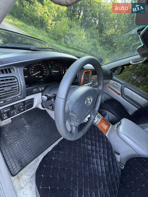 Внедорожник / Кроссовер Toyota Land Cruiser 2003 в Кременчуге