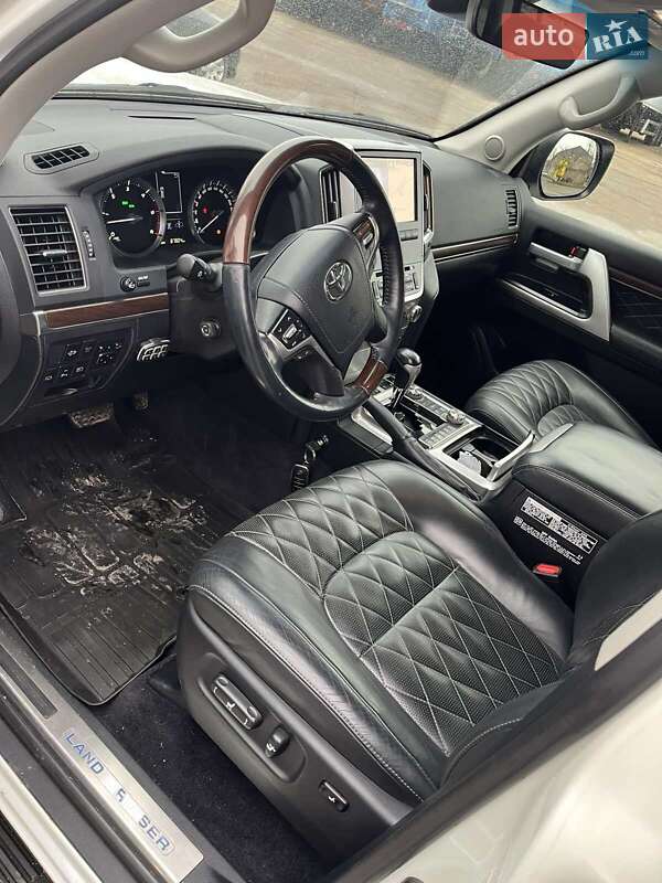 Внедорожник / Кроссовер Toyota Land Cruiser 2017 в Кропивницком