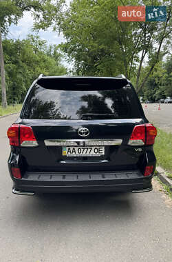 Внедорожник / Кроссовер Toyota Land Cruiser 2015 в 