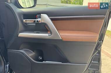 Позашляховик / Кросовер Toyota Land Cruiser 2014 в 