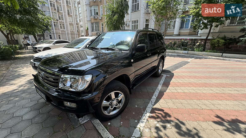 Toyota Land Cruiser 2004