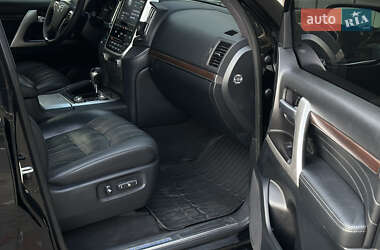 Внедорожник / Кроссовер Toyota Land Cruiser 2020 в 
