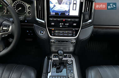 Внедорожник / Кроссовер Toyota Land Cruiser 2020 в 