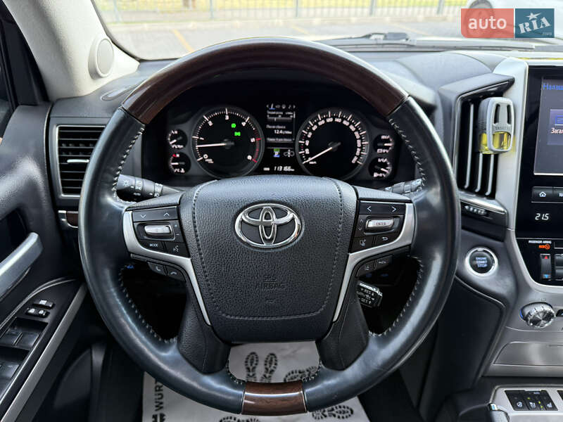 Внедорожник / Кроссовер Toyota Land Cruiser 2017 в Харькове