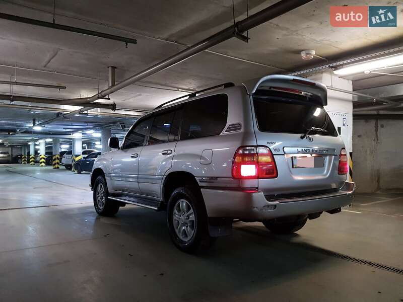Внедорожник / Кроссовер Toyota Land Cruiser 2002 в Киеве