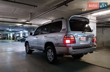 Внедорожник / Кроссовер Toyota Land Cruiser 2002 в 