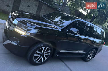 Внедорожник / Кроссовер Toyota Land Cruiser 2008 в 