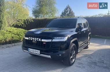 Внедорожник / Кроссовер Toyota Land Cruiser 2022 в 