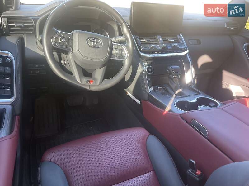 Внедорожник / Кроссовер Toyota Land Cruiser 2022 в Днепре