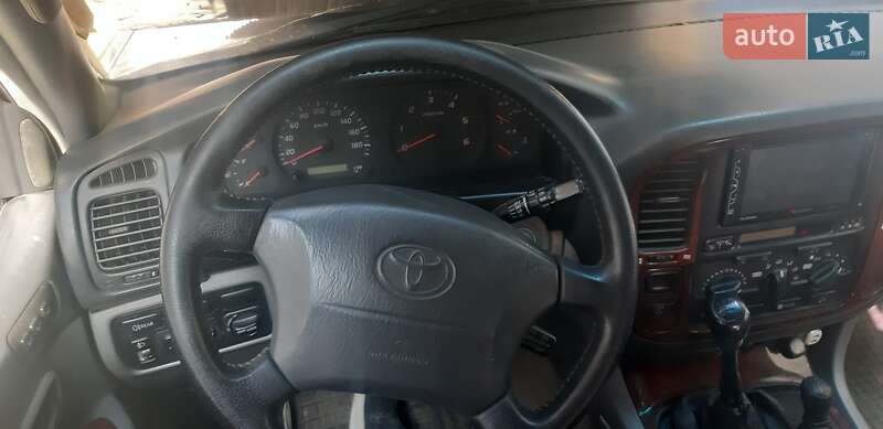 Внедорожник / Кроссовер Toyota Land Cruiser 1998 в Тячеве