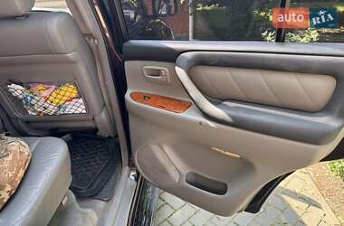 Внедорожник / Кроссовер Toyota Land Cruiser 2004 в 