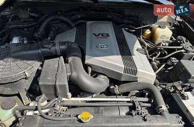 Внедорожник / Кроссовер Toyota Land Cruiser 2004 в 