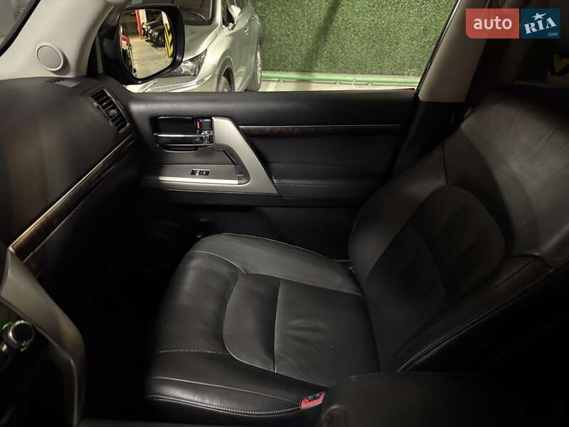 Внедорожник / Кроссовер Toyota Land Cruiser 2012 в Киеве