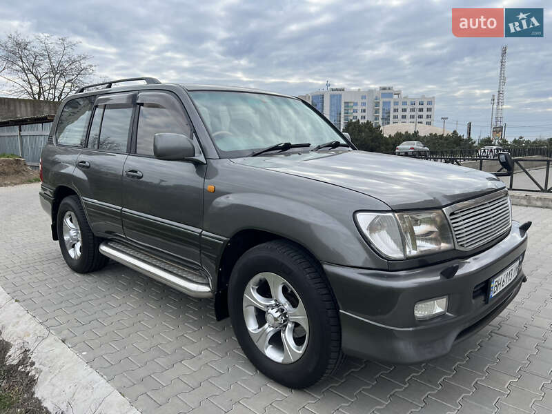 Внедорожник / Кроссовер Toyota Land Cruiser 1999 в Черноморске
