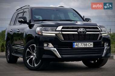 Внедорожник / Кроссовер Toyota Land Cruiser 2020 в 