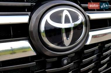 Внедорожник / Кроссовер Toyota Land Cruiser 2020 в 