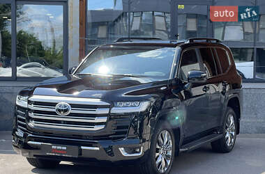 Внедорожник / Кроссовер Toyota Land Cruiser 2023 в 