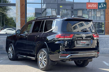 Внедорожник / Кроссовер Toyota Land Cruiser 2023 в 