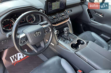 Внедорожник / Кроссовер Toyota Land Cruiser 2023 в 