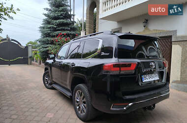 Внедорожник / Кроссовер Toyota Land Cruiser 2022 в 