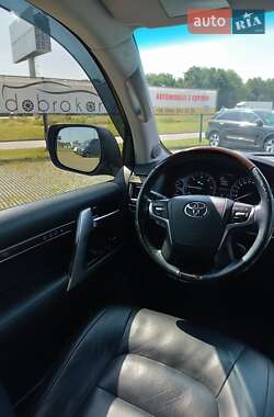 Внедорожник / Кроссовер Toyota Land Cruiser 2016 в 