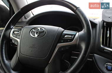 Внедорожник / Кроссовер Toyota Land Cruiser 2016 в 