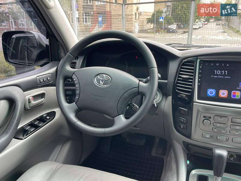 Внедорожник / Кроссовер Toyota Land Cruiser 2002 в Киеве