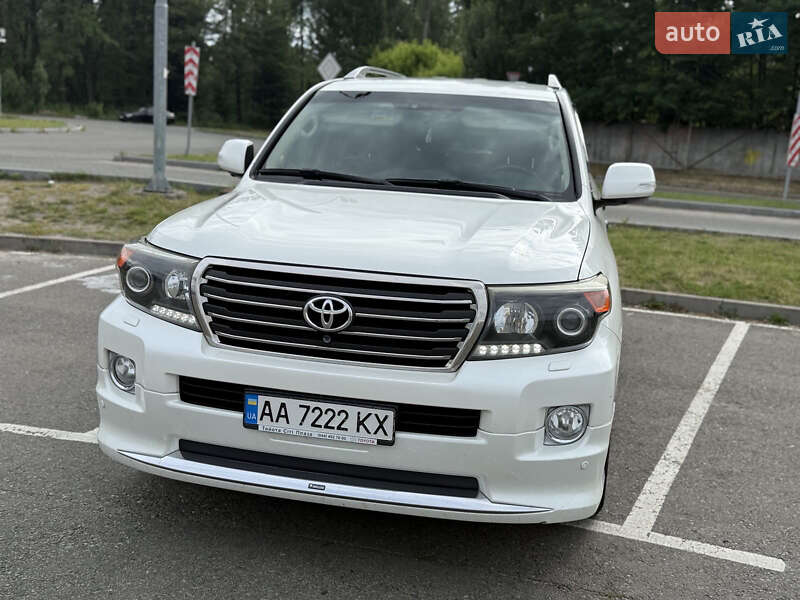Toyota Land Cruiser 2014
